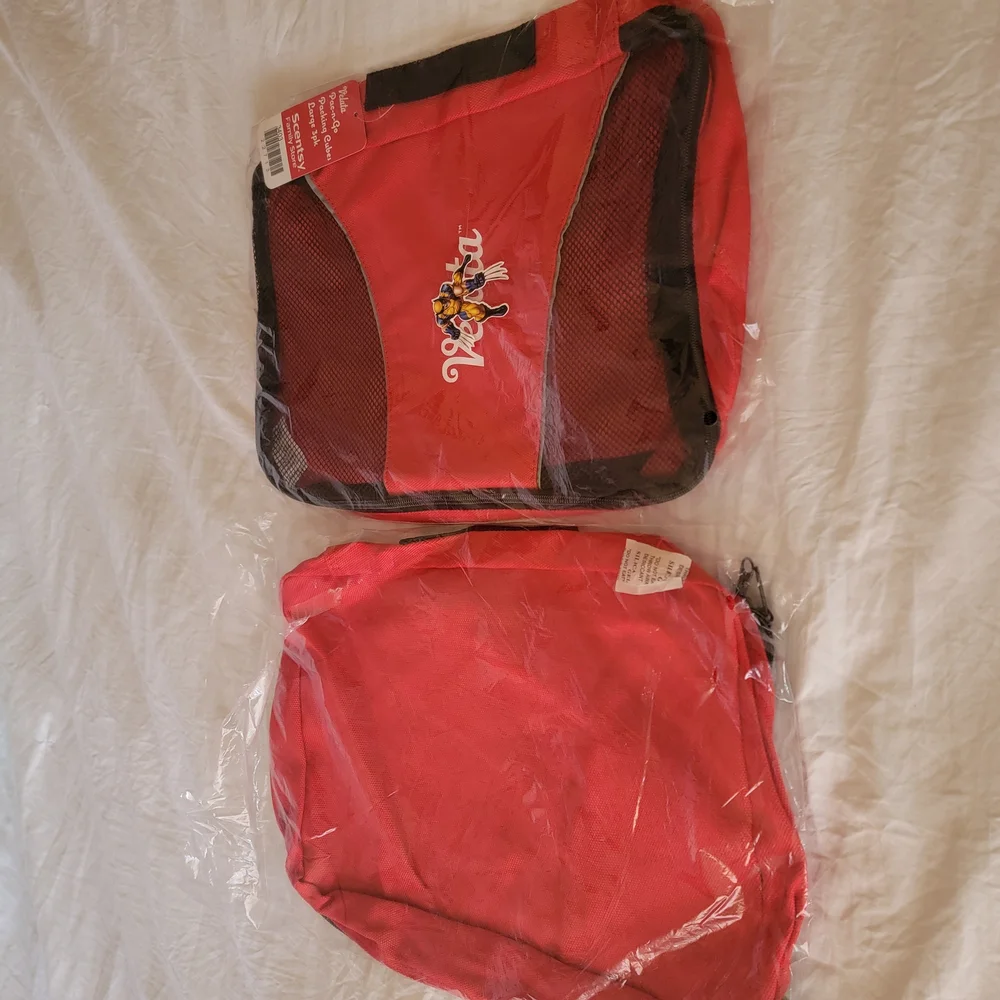 Velata Red and Black Travel Organizers